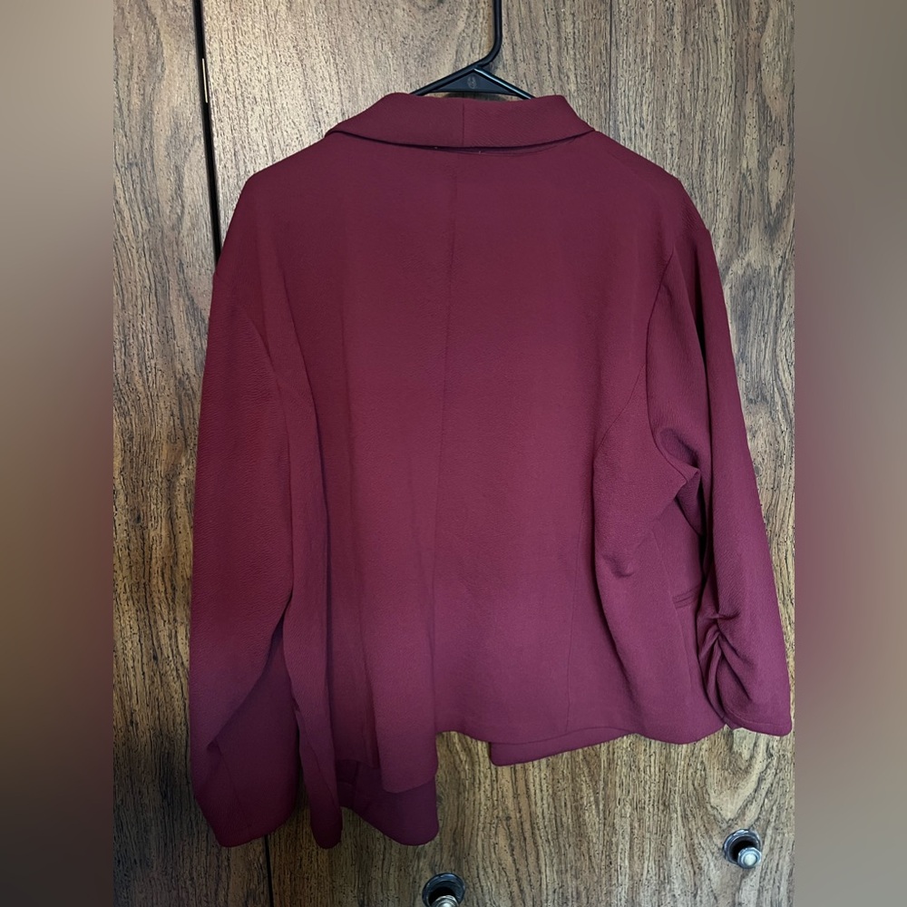 Maurices burgundy blazer 3/4 rouched sleeve size 3 - Picture 2 of 3